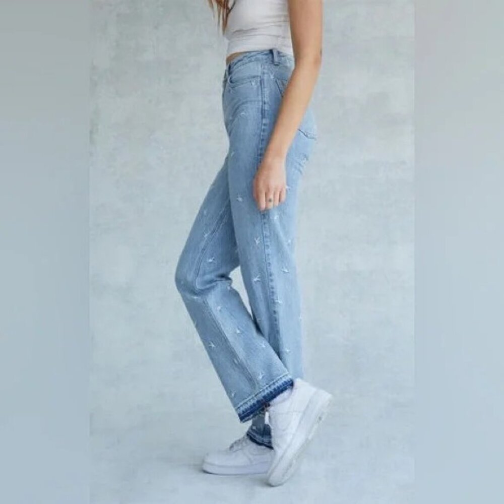 Playboy by Pacsun Raining Bunnies 90’s Boyfriend Drop Hem Light Wash Jeans 28 - Picture 2 of 12